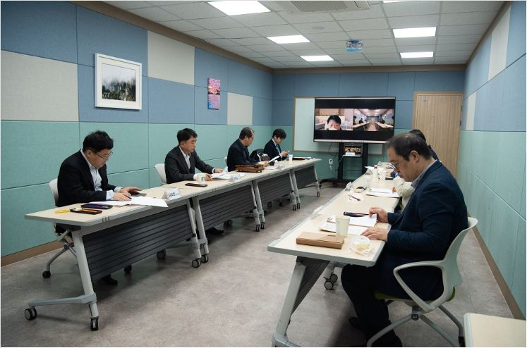 제431차 이사회 및 현장경영활동을 하는 모습