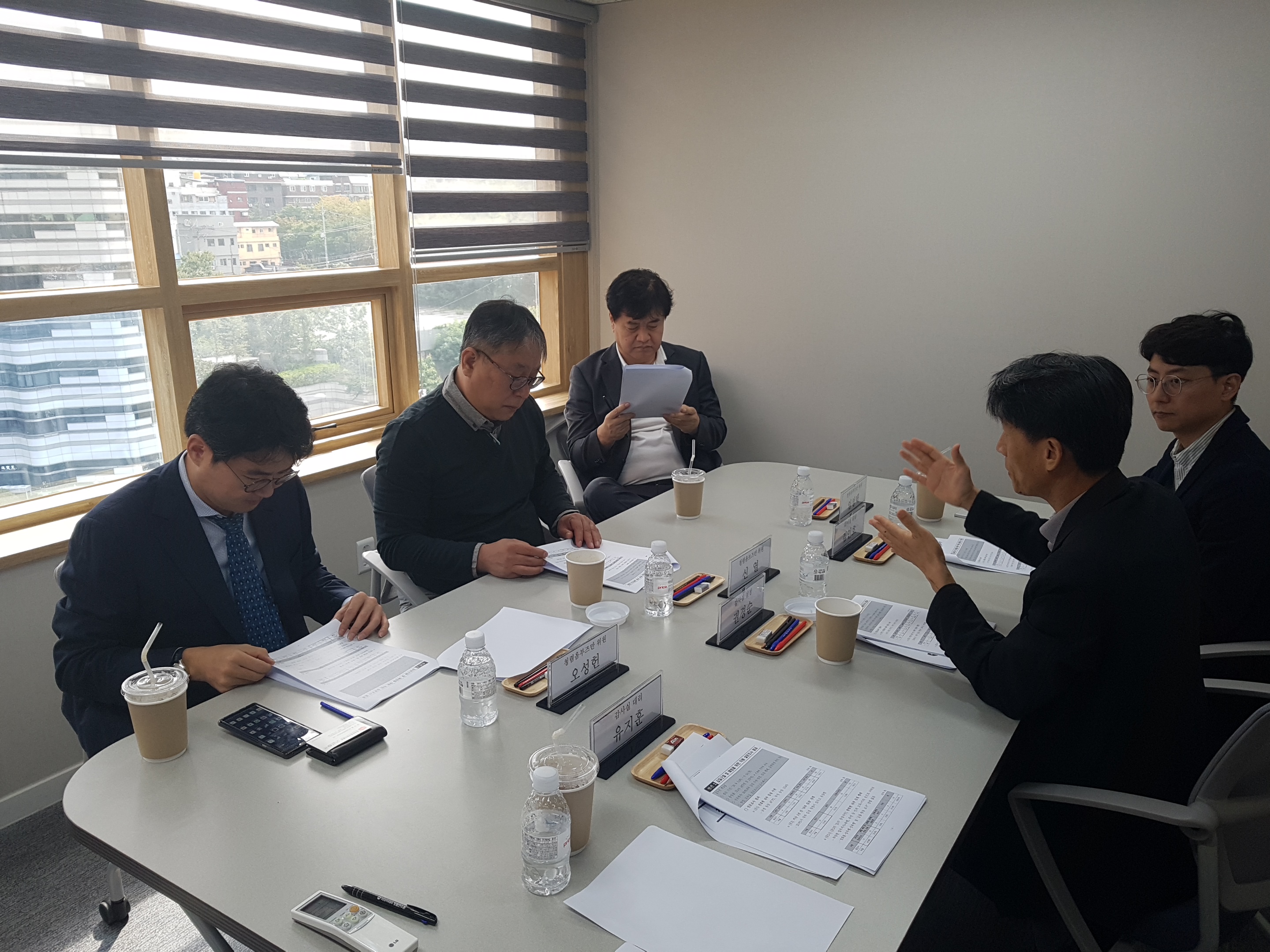 한국우편사업진흥원 업무전반 및 반부패 청렴활동에 대하여 객관적 시각에서 모니터링 및 자문을 통하여 신뢰받고 투명한 진흥원 구현을 위해 2019년 제3차 청렴옴부즈만 회의사진
