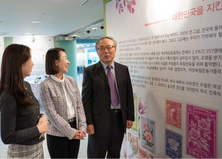 한국우편사업진흥원(원장 임정수)은 3.1운동 및 임시정부 수립 100주년을 맞이하여 3월 15일부터 4월 30일까지 우표박물관에서 <100년 전 오늘, 대한민국을 지킨 여성독립운동가 이야기>우표 기획전시회를 개최